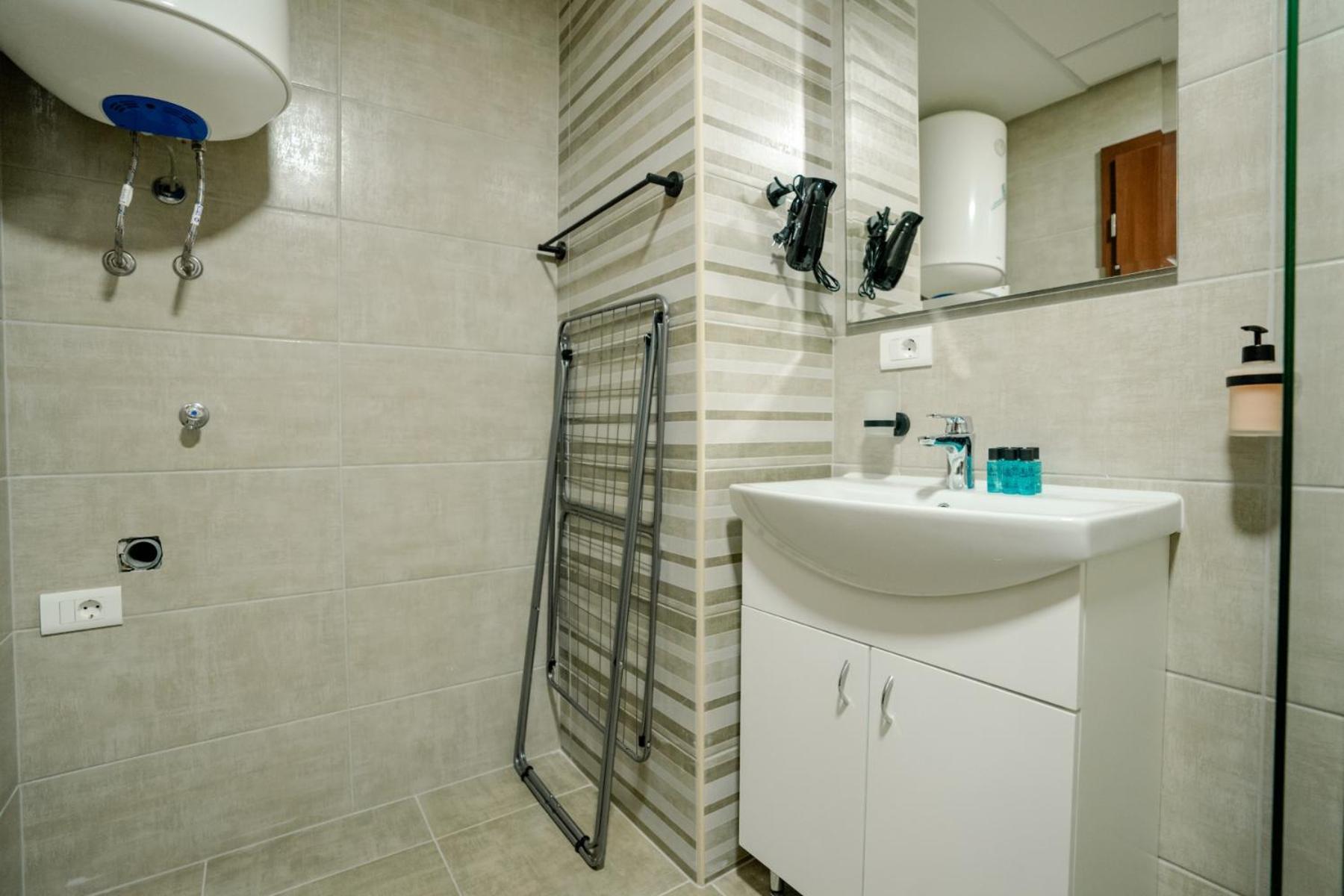 Darki Apartments 3 - Very Central Stay With Free Parking أوهغيد المظهر الخارجي الصورة