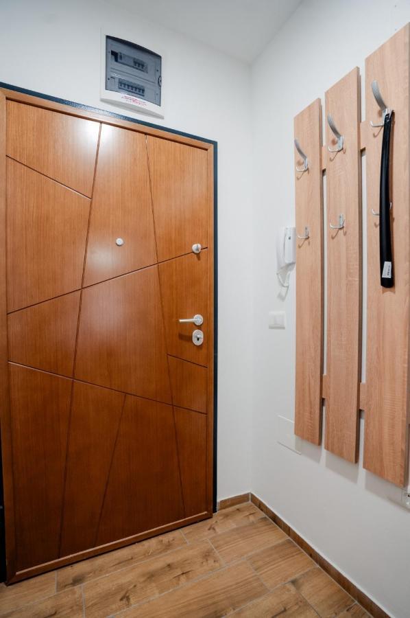Darki Apartments 3 - Very Central Stay With Free Parking أوهغيد المظهر الخارجي الصورة